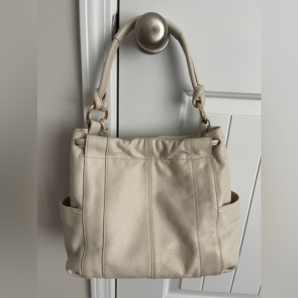 Michael Kors vintage ivory soft leather shoulderbag with drawstring, gently used - Picture 4 of 8